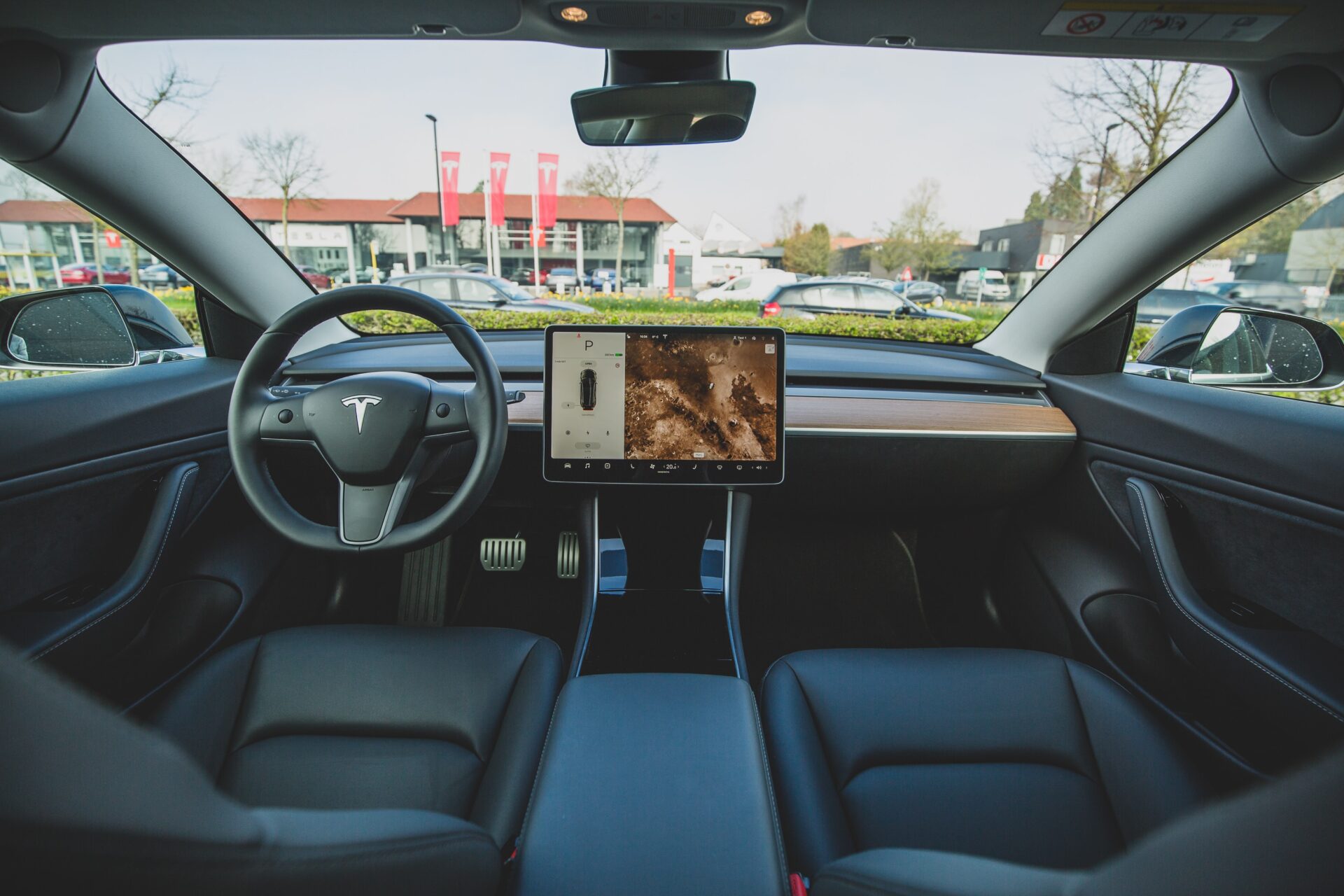La tua auto è un incubo per la privacy: dalla vita sessuale alle opinioni politiche. Nuovo studio.