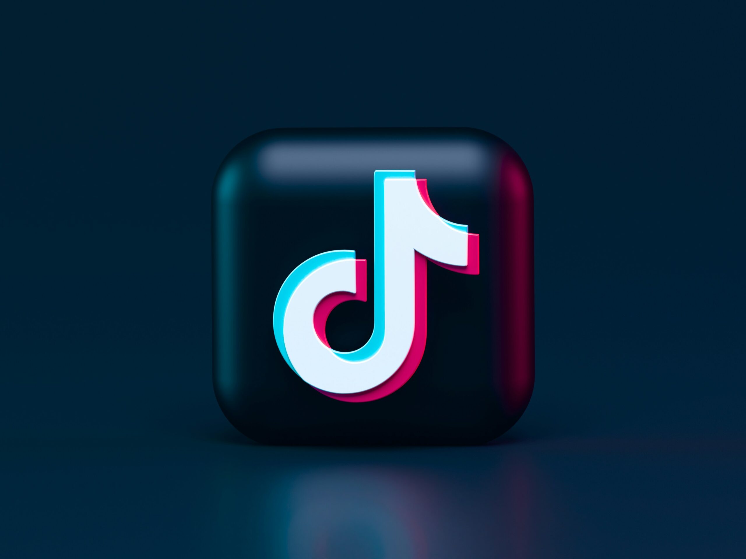 TikTok: vendere agli americani o vietare? Il nuovo disegno di legge genera opinioni contrastanti