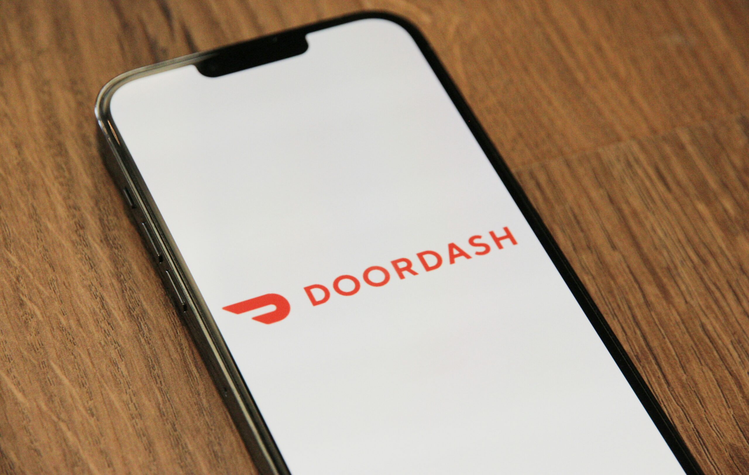 SafeChat+ di DoorDash, l’IA contro l’abuso verbale nelle consegne