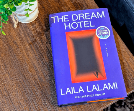 Il lato oscuro dei sogni: “The Dream Hotel” di Laila Lalami